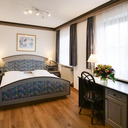 Seehotel Pegasus Хершинг-ам-Аммерзе Экстерьер фото