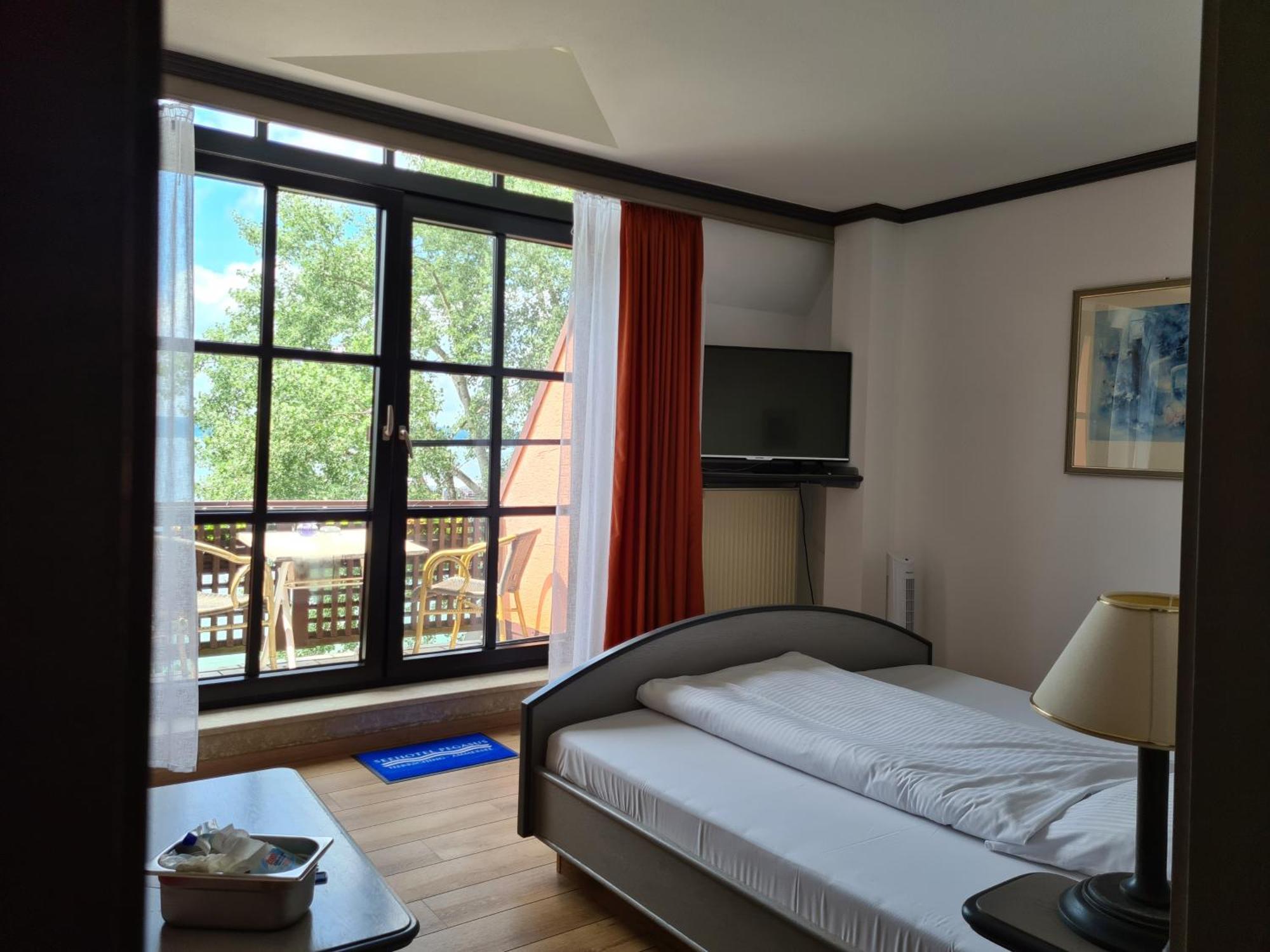 Seehotel Pegasus Хершинг-ам-Аммерзе Экстерьер фото