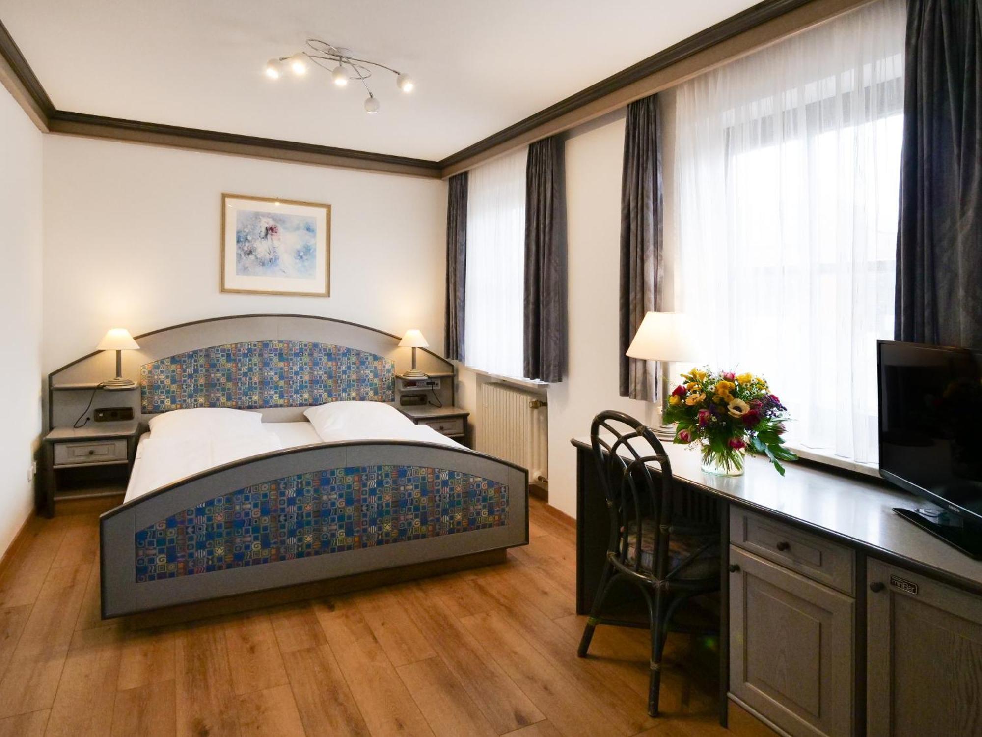 Seehotel Pegasus Хершинг-ам-Аммерзе Экстерьер фото