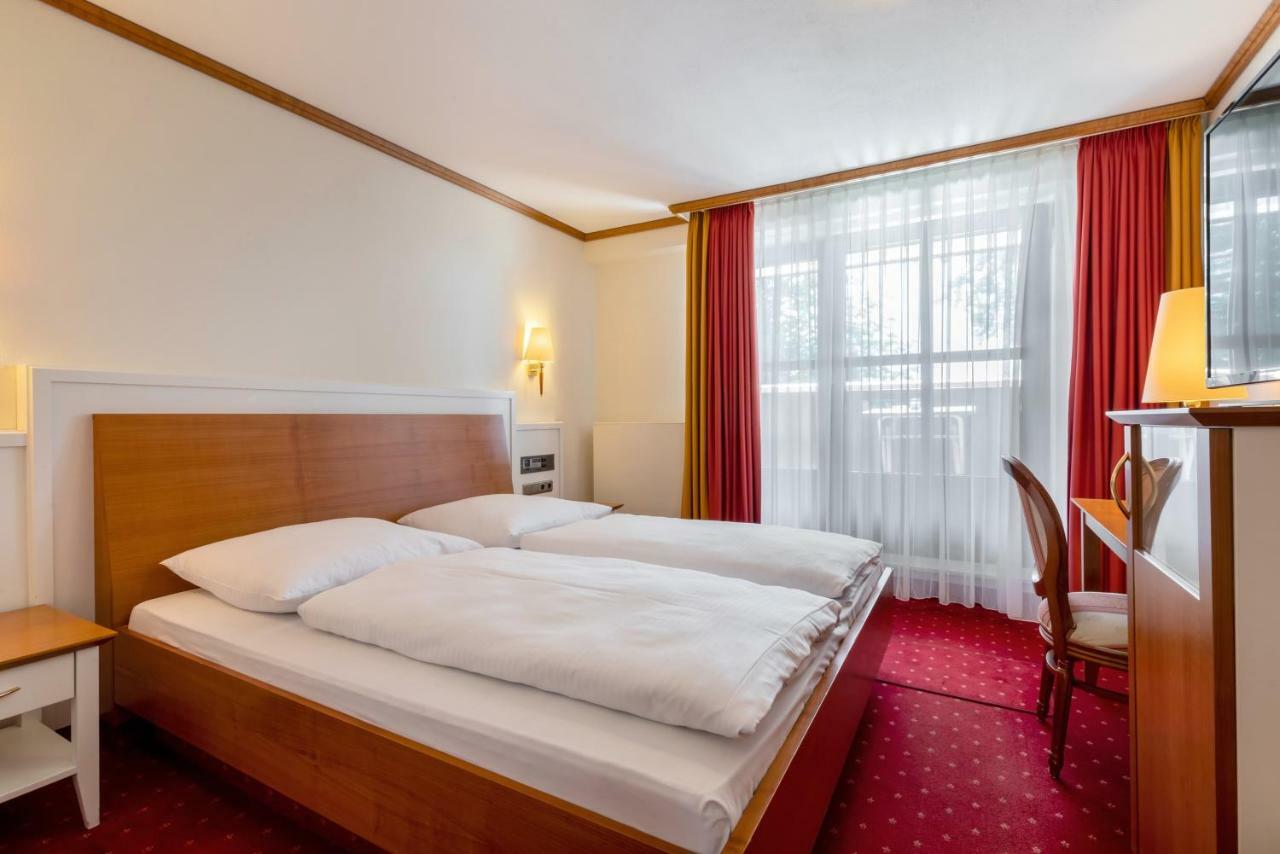 Seehotel Pegasus Хершинг-ам-Аммерзе Экстерьер фото